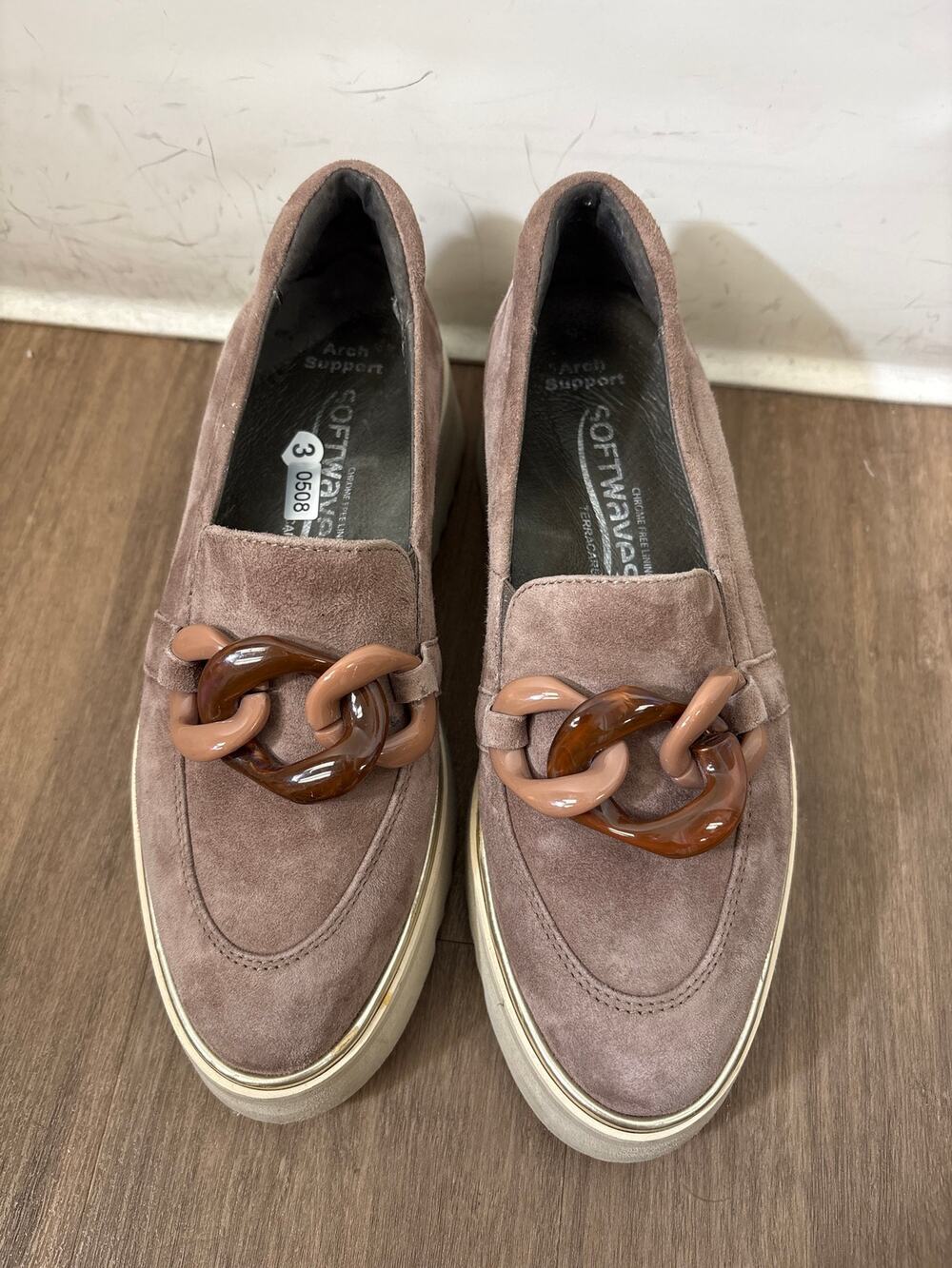 Soft Waves Brown Suede Loafers Sz 36 (5.5)